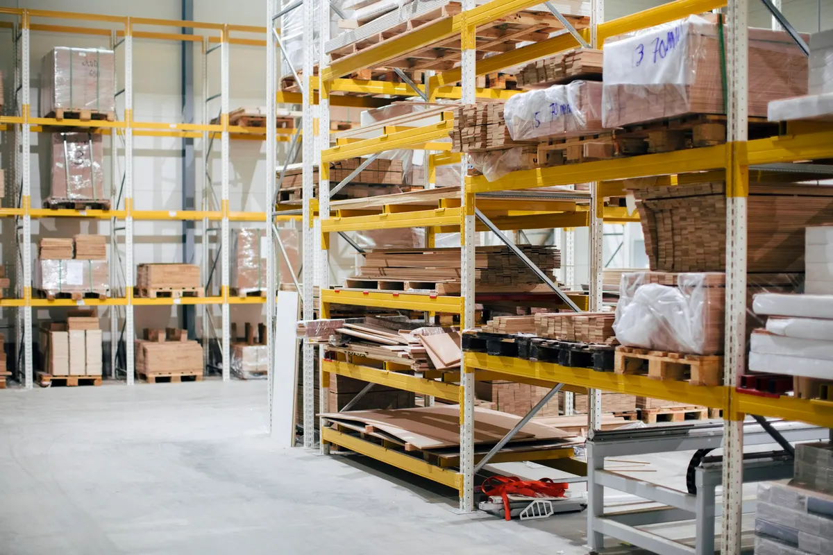 Gefahrstofflager – Logistik für die Kosmetikindustrie