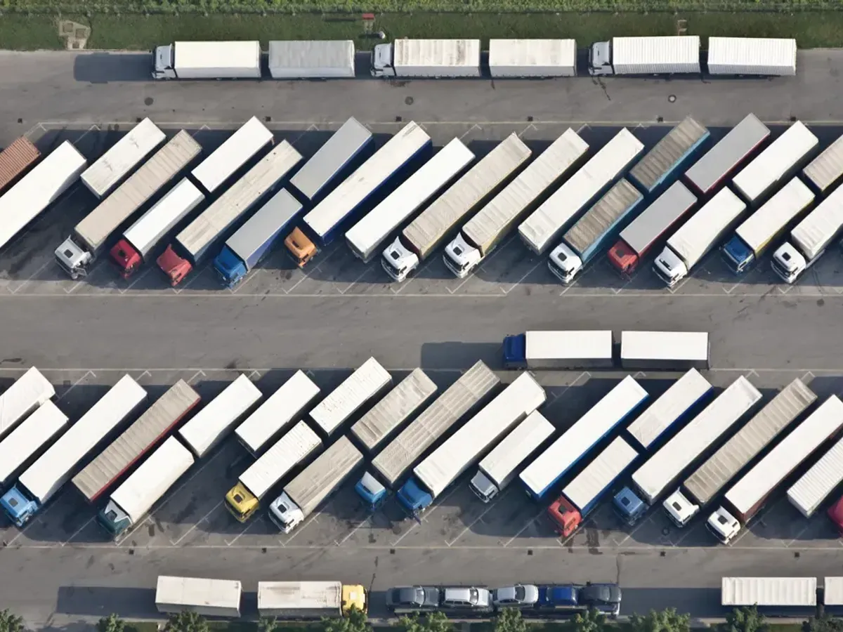 Begleiteter Transport bei Nacht – gesicherte Beförderung von Sprengstoffen und Pyrotechnik